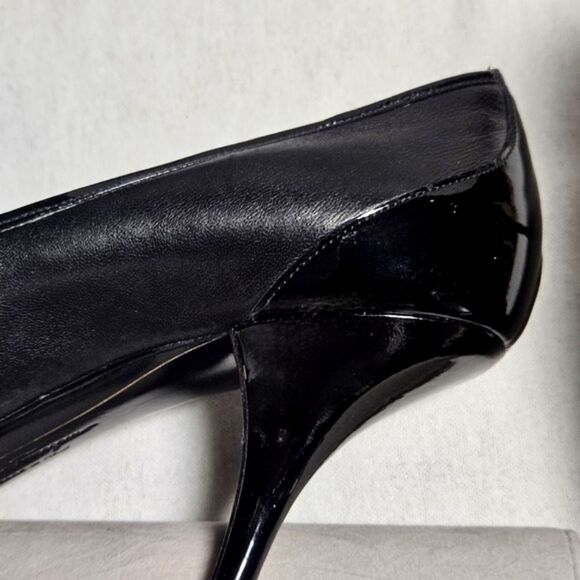 Salvatore Ferragamo Classic Black Calves Leather & Patent Leather Slip On Heels - Picture 5 of 13